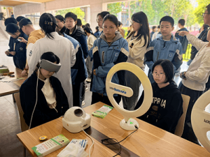寓教于乐护 “睛” 彩｜吴兴区中西医结合医院眼科中心走进志和中学，趣味护眼公益课开课啦！
